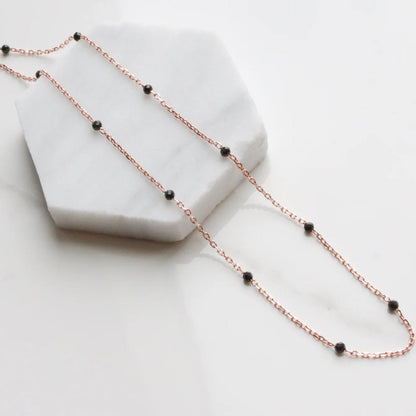 Black spinel relay necklace